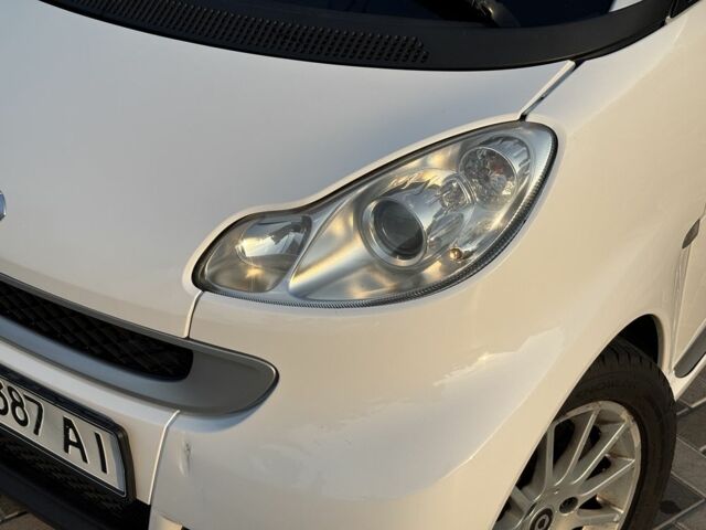 Білий Смарт Fortwo, об'ємом двигуна 1 л та пробігом 235 тис. км за 4513 $, фото 2 на Automoto.ua