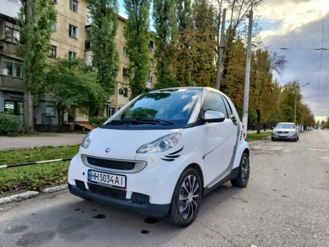 Белый Смарт Форту, объемом двигателя 1 л и пробегом 160 тыс. км за 4850 $, фото 2 на Automoto.ua