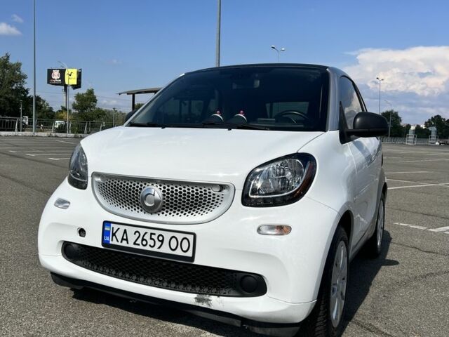 Білий Смарт Fortwo, об'ємом двигуна 0.9 л та пробігом 76 тис. км за 8568 $, фото 1 на Automoto.ua