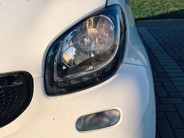 Білий Смарт Fortwo, об'ємом двигуна 0 л та пробігом 18 тис. км за 7543 $, фото 15 на Automoto.ua