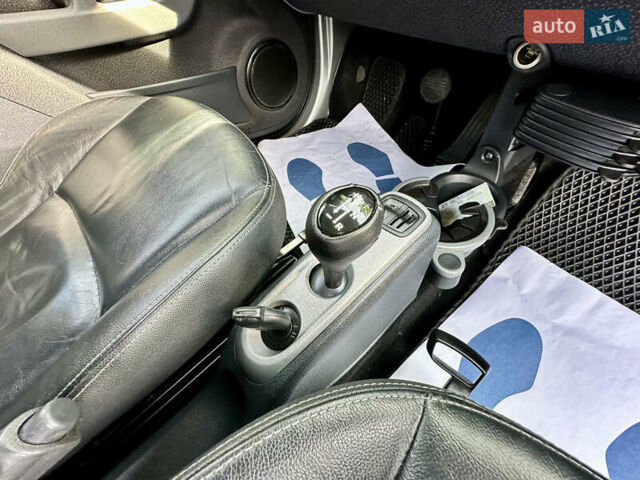 Белый Смарт Форту, объемом двигателя 1 л и пробегом 182 тыс. км за 5200 $, фото 48 на Automoto.ua