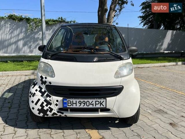 Білий Смарт Fortwo, об'ємом двигуна 0.6 л та пробігом 181 тис. км за 2699 $, фото 3 на Automoto.ua