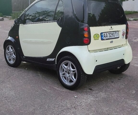 Білий Смарт Fortwo, об'ємом двигуна 0.6 л та пробігом 168 тис. км за 3200 $, фото 2 на Automoto.ua