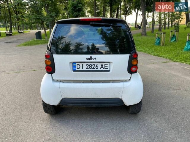 Білий Смарт Fortwo, об'ємом двигуна 0.6 л та пробігом 138 тис. км за 2999 $, фото 4 на Automoto.ua