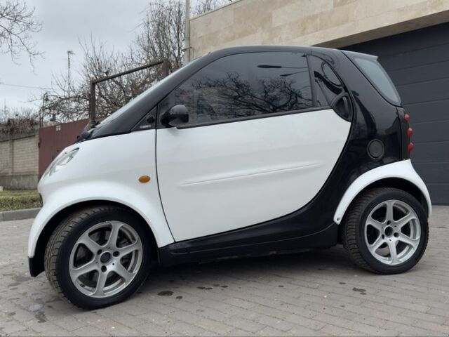 Білий Смарт Fortwo, об'ємом двигуна 0.6 л та пробігом 166 тис. км за 3250 $, фото 3 на Automoto.ua