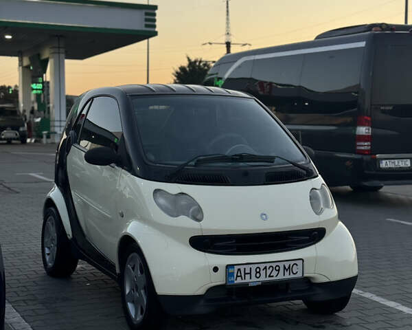 Білий Смарт Fortwo, об'ємом двигуна 0.7 л та пробігом 200 тис. км за 3000 $, фото 1 на Automoto.ua