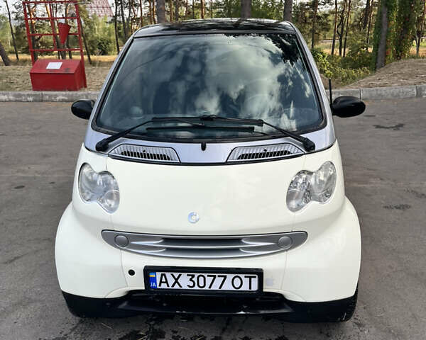 Білий Смарт Fortwo, об'ємом двигуна 0.7 л та пробігом 212 тис. км за 3400 $, фото 2 на Automoto.ua