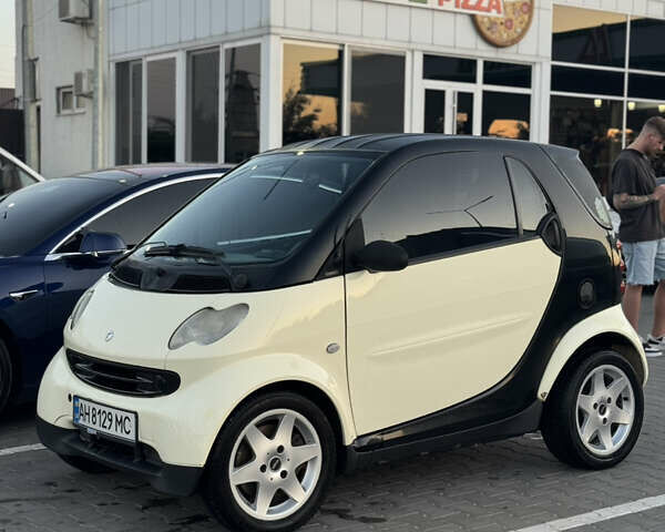 Білий Смарт Fortwo, об'ємом двигуна 0.7 л та пробігом 200 тис. км за 3000 $, фото 2 на Automoto.ua