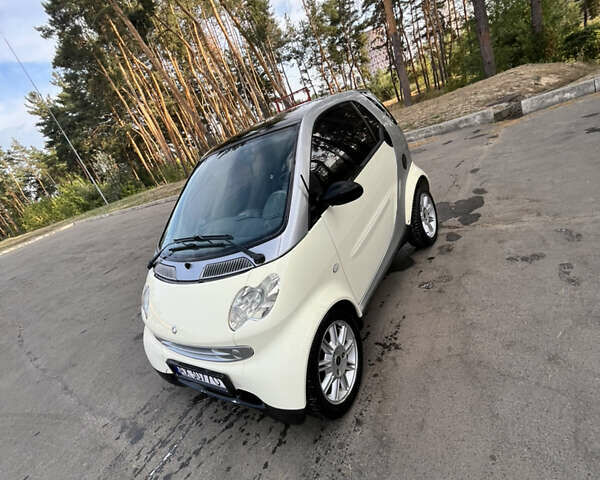 Білий Смарт Fortwo, об'ємом двигуна 0.7 л та пробігом 212 тис. км за 3400 $, фото 1 на Automoto.ua