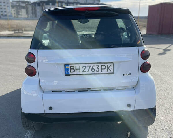 Білий Смарт Fortwo, об'ємом двигуна 1 л та пробігом 156 тис. км за 4200 $, фото 3 на Automoto.ua