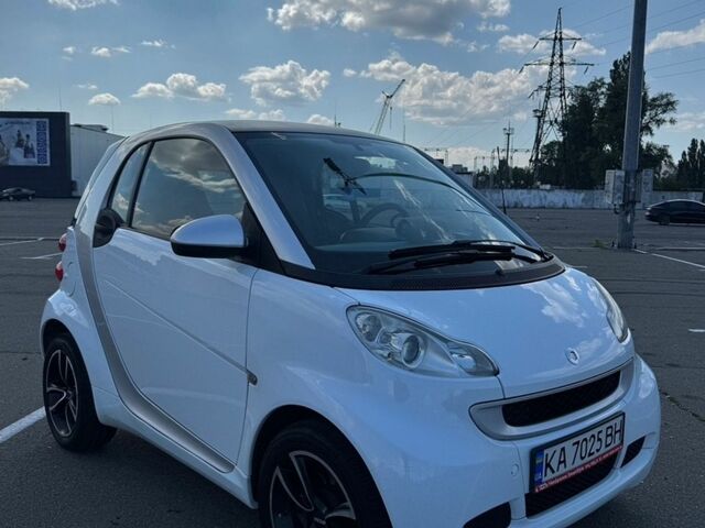 Білий Смарт Fortwo, об'ємом двигуна 1 л та пробігом 171 тис. км за 3900 $, фото 2 на Automoto.ua