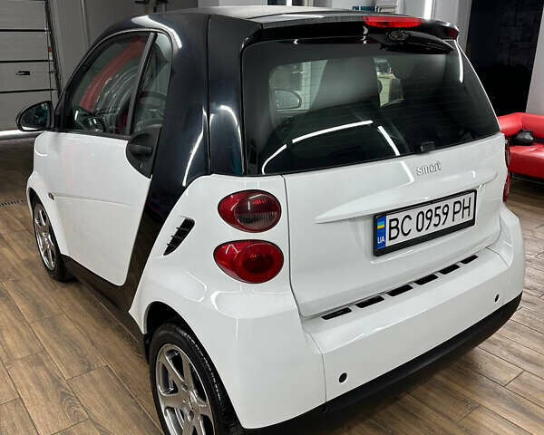 Білий Смарт Fortwo, об'ємом двигуна 1 л та пробігом 146 тис. км за 5700 $, фото 5 на Automoto.ua