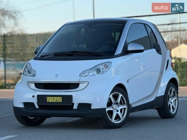 Білий Смарт Fortwo, об'ємом двигуна 1 л та пробігом 206 тис. км за 5350 $, фото 1 на Automoto.ua