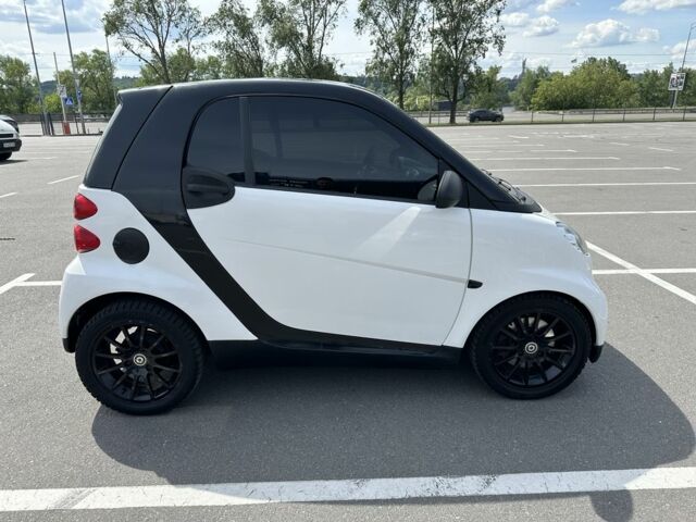 Білий Смарт Fortwo, об'ємом двигуна 1 л та пробігом 142 тис. км за 4800 $, фото 3 на Automoto.ua