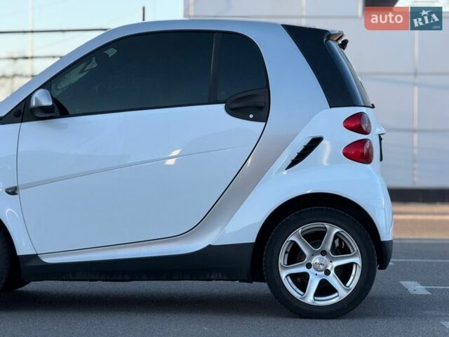 Білий Смарт Fortwo, об'ємом двигуна 1 л та пробігом 206 тис. км за 5350 $, фото 10 на Automoto.ua