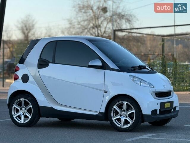 Білий Смарт Fortwo, об'ємом двигуна 1 л та пробігом 206 тис. км за 5350 $, фото 7 на Automoto.ua