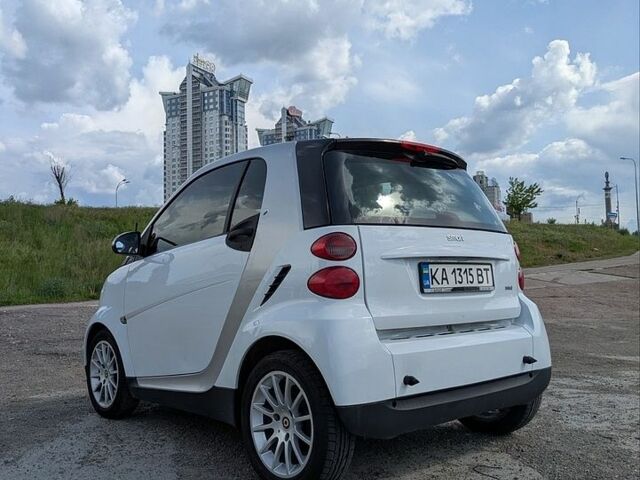 Білий Смарт Fortwo, об'ємом двигуна 1 л та пробігом 155 тис. км за 4200 $, фото 2 на Automoto.ua