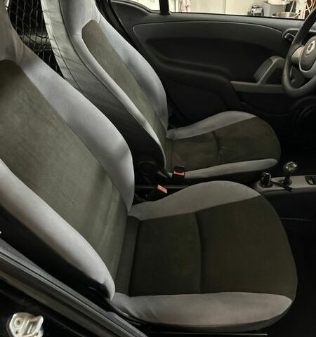 Білий Смарт Fortwo, об'ємом двигуна 1 л та пробігом 185 тис. км за 5500 $, фото 14 на Automoto.ua