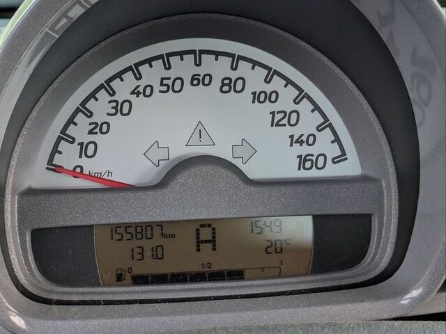 Білий Смарт Fortwo, об'ємом двигуна 1 л та пробігом 155 тис. км за 4200 $, фото 5 на Automoto.ua