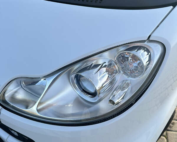 Білий Смарт Fortwo, об'ємом двигуна 1 л та пробігом 185 тис. км за 5900 $, фото 14 на Automoto.ua