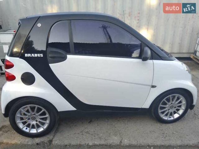 Белый Смарт Форту, объемом двигателя 1 л и пробегом 127 тыс. км за 4500 $, фото 2 на Automoto.ua