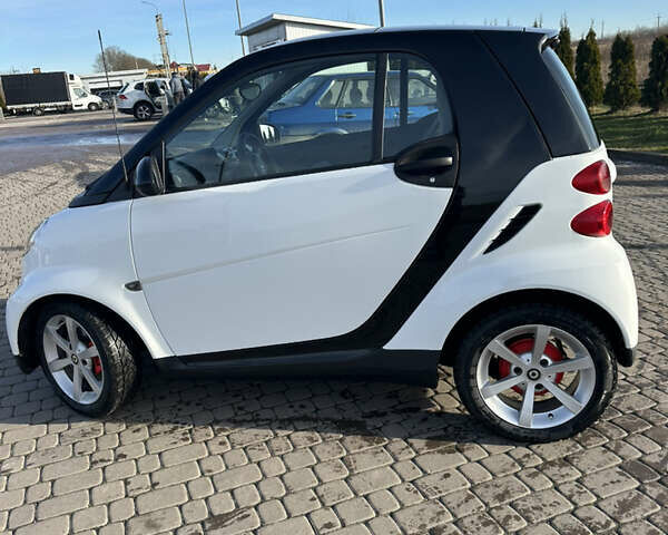 Білий Смарт Fortwo, об'ємом двигуна 1 л та пробігом 185 тис. км за 5900 $, фото 2 на Automoto.ua