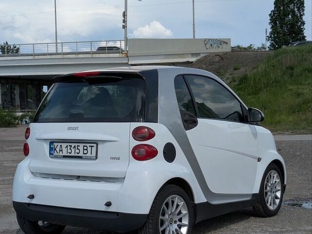 Білий Смарт Fortwo, об'ємом двигуна 1 л та пробігом 155 тис. км за 4200 $, фото 1 на Automoto.ua