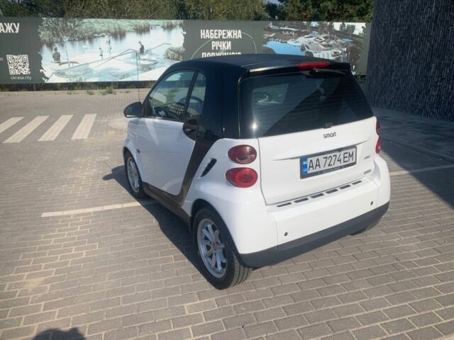 Білий Смарт Fortwo, об'ємом двигуна 1 л та пробігом 160 тис. км за 5200 $, фото 3 на Automoto.ua
