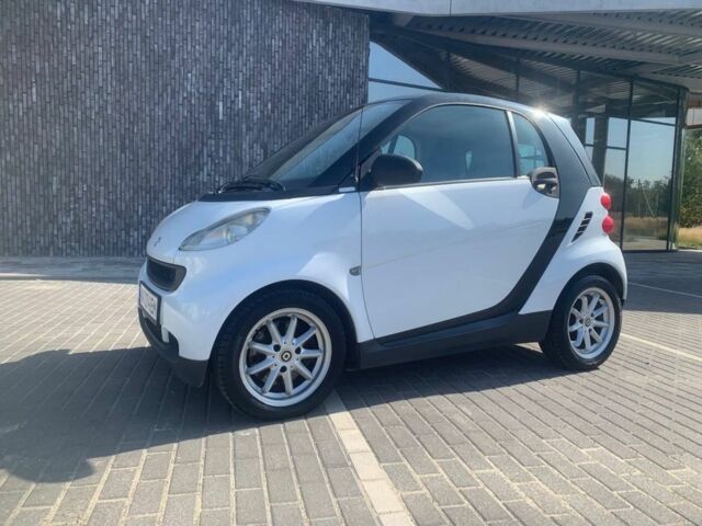 Білий Смарт Fortwo, об'ємом двигуна 1 л та пробігом 160 тис. км за 5200 $, фото 1 на Automoto.ua