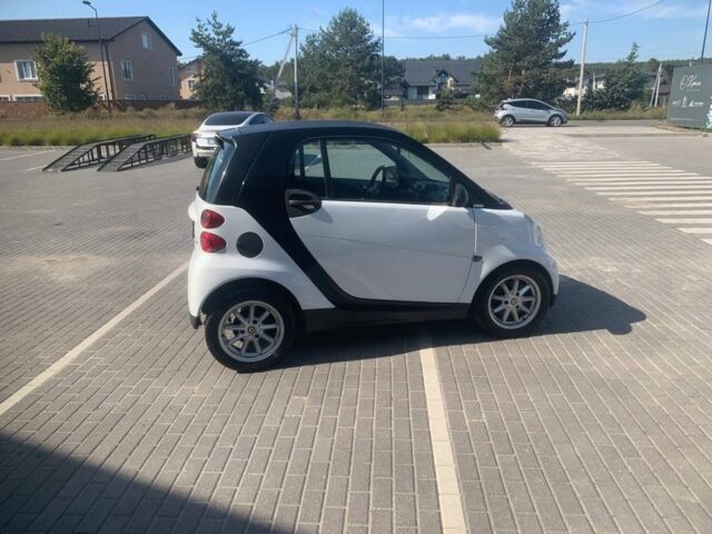 Білий Смарт Fortwo, об'ємом двигуна 1 л та пробігом 160 тис. км за 5200 $, фото 2 на Automoto.ua