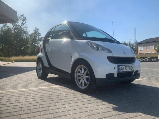 Білий Смарт Fortwo, об'ємом двигуна 1 л та пробігом 160 тис. км за 5200 $, фото 4 на Automoto.ua