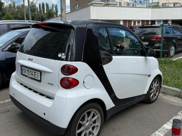 Білий Смарт Fortwo, об'ємом двигуна 1 л та пробігом 158 тис. км за 6100 $, фото 3 на Automoto.ua