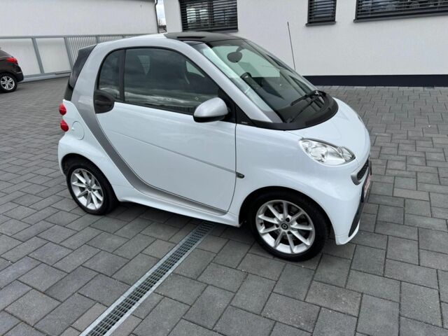 Білий Смарт Fortwo, об'ємом двигуна 1 л та пробігом 131 тис. км за 2800 $, фото 12 на Automoto.ua