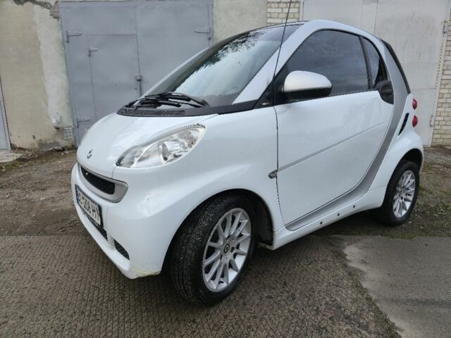 Белый Смарт Форту, объемом двигателя 0.8 л и пробегом 168 тыс. км за 4800 $, фото 2 на Automoto.ua