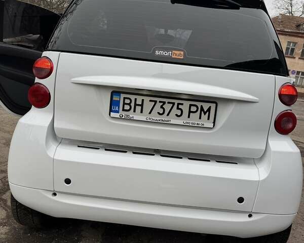 Белый Смарт Форту, объемом двигателя 1 л и пробегом 70 тыс. км за 8000 $, фото 4 на Automoto.ua