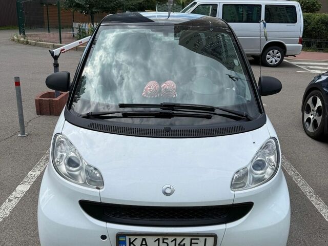Білий Смарт Fortwo, об'ємом двигуна 1 л та пробігом 158 тис. км за 6100 $, фото 2 на Automoto.ua