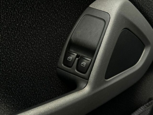 Білий Смарт Fortwo, об'ємом двигуна 1 л та пробігом 131 тис. км за 2800 $, фото 21 на Automoto.ua