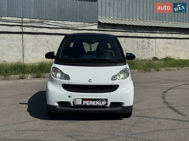 Білий Смарт Fortwo, об'ємом двигуна 1 л та пробігом 130 тис. км за 5800 $, фото 1 на Automoto.ua