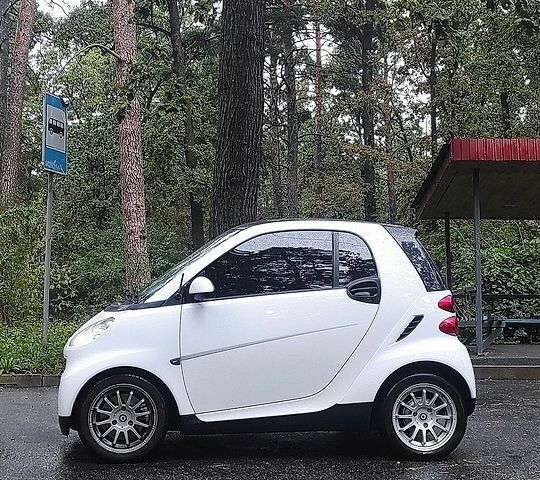 Белый Смарт Форту, объемом двигателя 1 л и пробегом 180 тыс. км за 5300 $, фото 5 на Automoto.ua
