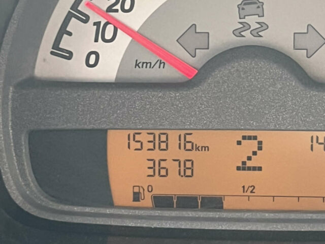 Білий Смарт Fortwo, об'ємом двигуна 1 л та пробігом 153 тис. км за 6000 $, фото 12 на Automoto.ua