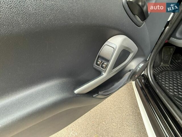 Білий Смарт Fortwo, об'ємом двигуна 1 л та пробігом 110 тис. км за 4999 $, фото 52 на Automoto.ua