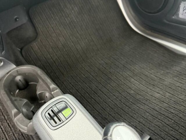 Білий Смарт Fortwo, об'ємом двигуна 1 л та пробігом 146 тис. км за 5200 $, фото 8 на Automoto.ua