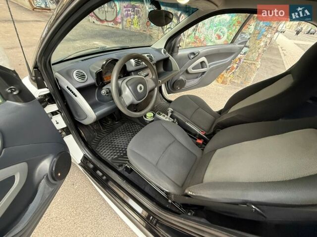 Білий Смарт Fortwo, об'ємом двигуна 1 л та пробігом 110 тис. км за 4999 $, фото 54 на Automoto.ua
