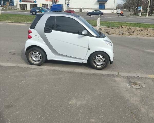 Білий Смарт Fortwo, об'ємом двигуна 1 л та пробігом 79 тис. км за 6300 $, фото 3 на Automoto.ua