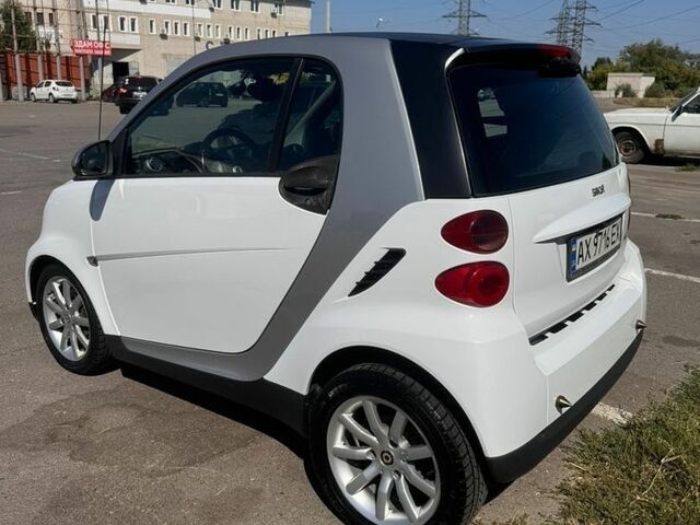 Білий Смарт Fortwo, об'ємом двигуна 0.99 л та пробігом 114 тис. км за 5500 $, фото 3 на Automoto.ua