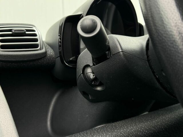 Білий Смарт Fortwo, об'ємом двигуна 1 л та пробігом 129 тис. км за 3800 $, фото 15 на Automoto.ua