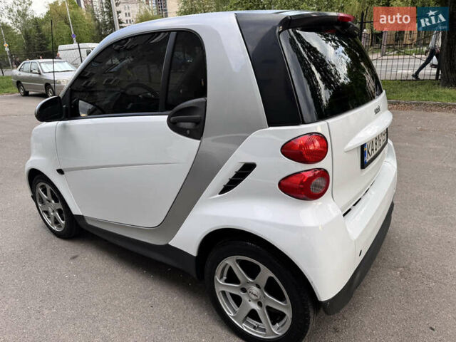 Белый Смарт Форту, объемом двигателя 1 л и пробегом 76 тыс. км за 6990 $, фото 2 на Automoto.ua