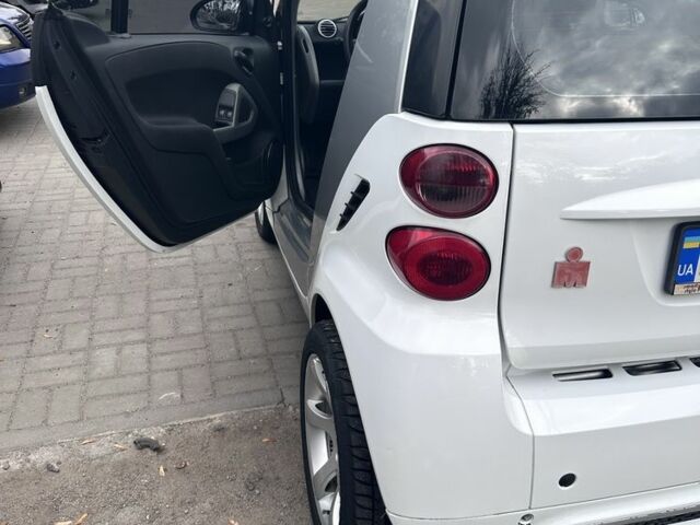 Белый Смарт Форту, объемом двигателя 1 л и пробегом 136 тыс. км за 7000 $, фото 4 на Automoto.ua