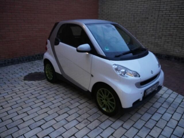 Білий Смарт Fortwo, об'ємом двигуна 1 л та пробігом 3 тис. км за 6200 $, фото 2 на Automoto.ua