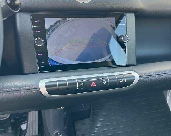 Білий Смарт Fortwo, об'ємом двигуна 1 л та пробігом 56 тис. км за 5600 $, фото 3 на Automoto.ua